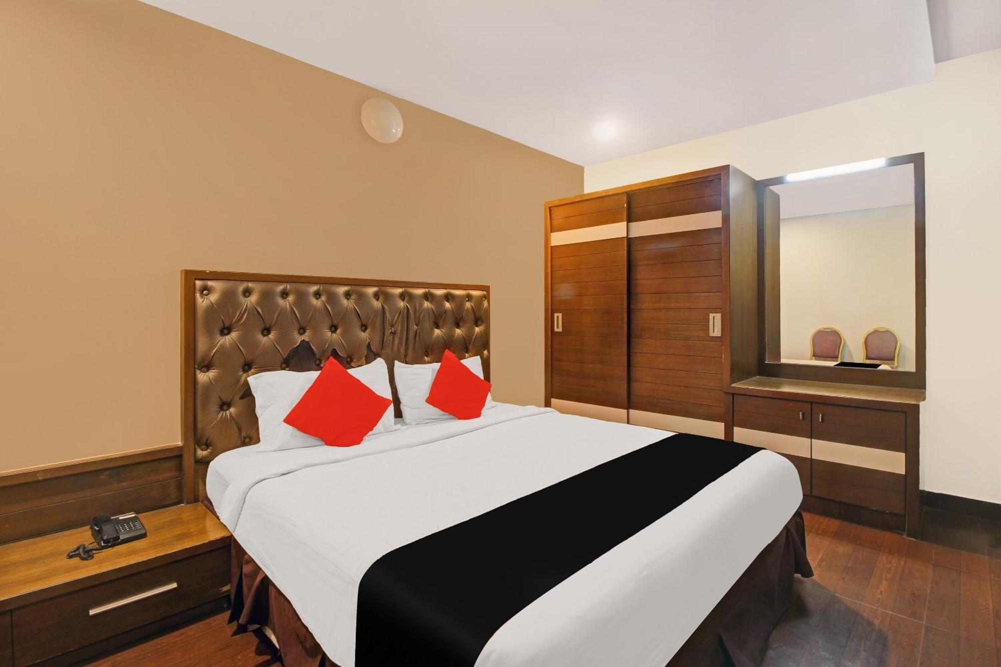 Collection O 82357 Hotel Surabhi Pride Trimulgherry Zewnętrze zdjęcie